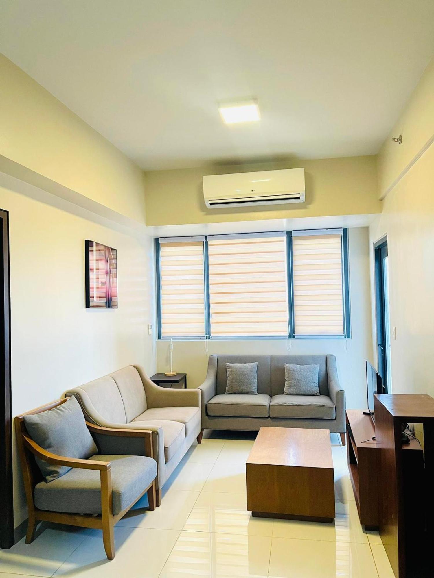 Mactan Newtown Condo With Pool Access Lapu-Lapu City Eksteriør bilde