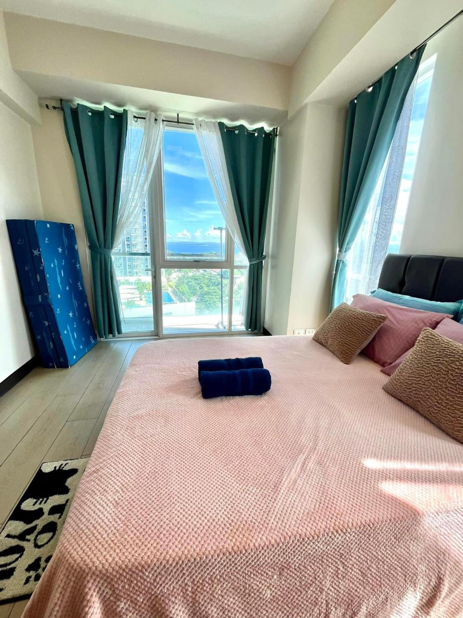 Mactan Newtown Condo With Pool Access Lapu-Lapu City Eksteriør bilde